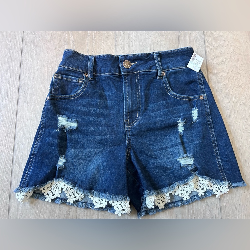 🌶️ *NWT* Maurices High-Rise Dark Wash Denim Shorts. Size 0